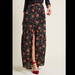ModCloth Mod Cloth Floral Emphasis on Effortless Buttoned Maxi Skirt
